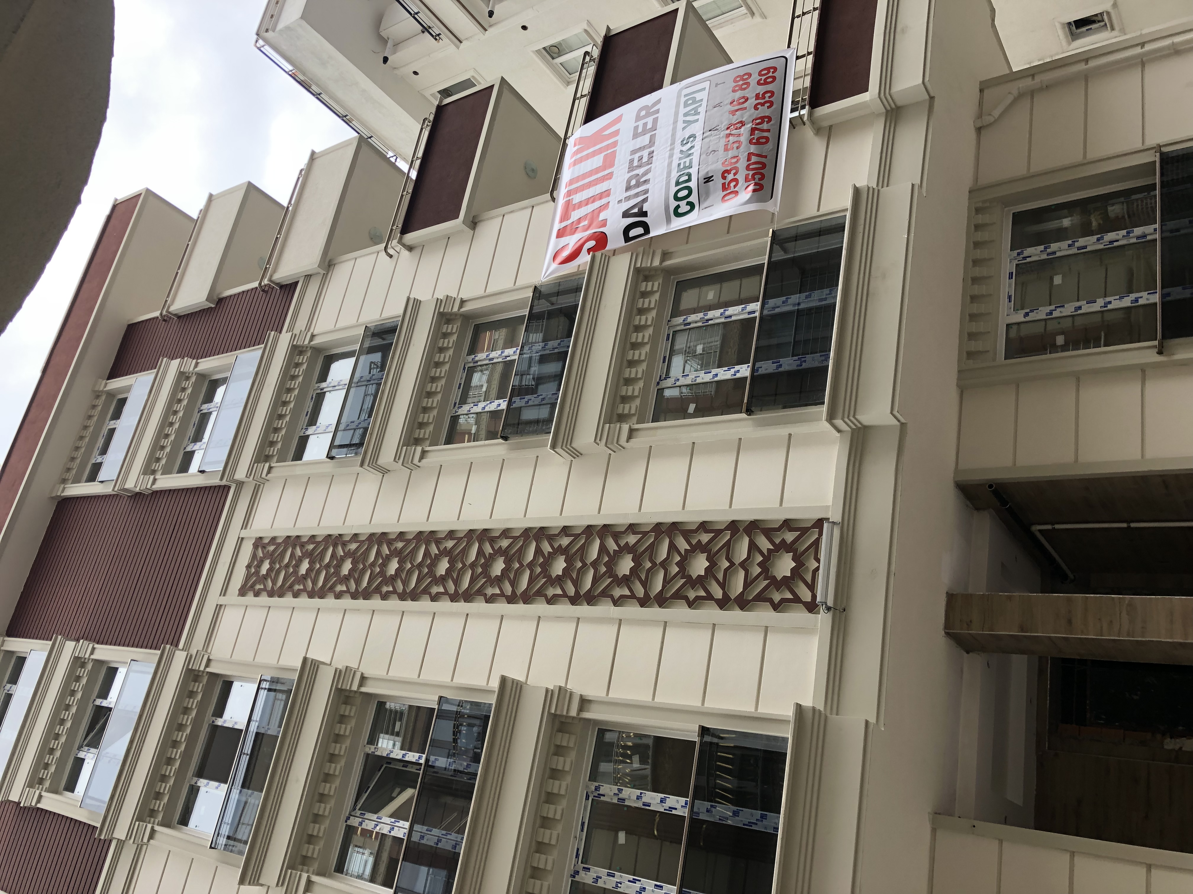 Şahin Apartmanı